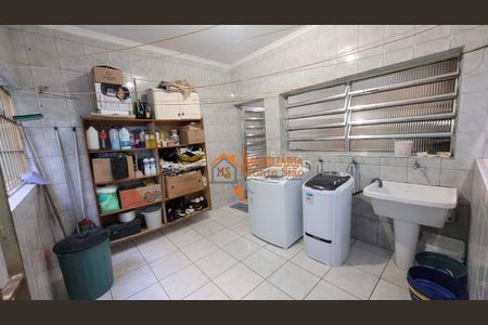 28_photo/94ce620c31.9132497718f969a5-ATLAS-a33cfe35-005d-48ce-b85d-a7cc5a4bd52a.jpg de casa à venda com 4 quartos, 80m² em Vila Paraiso, Guarulhos
