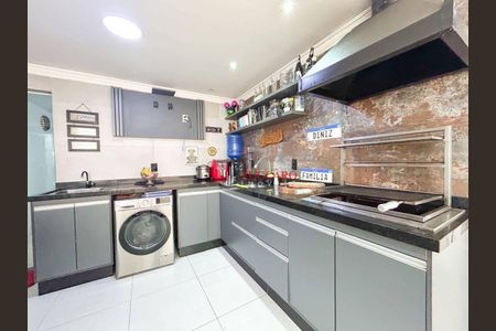 14_photo/94ce620ebf.085e6d034eef2336-ATLAS-76b45d89-2111-4073-82f8-a10d1d711fa4.jpg de casa à venda com 3 quartos, 200m² em Vila Paraiso, Guarulhos