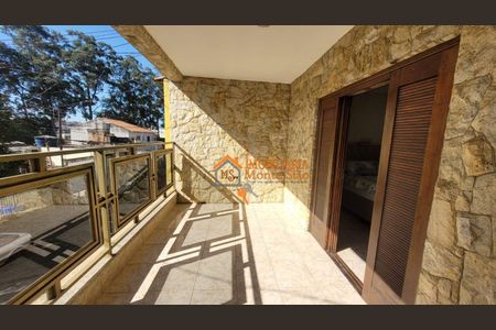 10_photo/94ce620f1b.ceff8192393c33de-ATLAS-1e914ae9-e41c-4649-81a9-8d26523ee5e2.jpg de casa à venda com 4 quartos, 80m² em Vila Paraiso, Guarulhos
