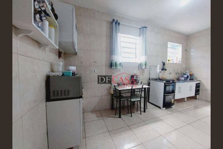 9_photo/94ce62148d.1168d7f35de77434-ATLAS-ea8346c2-963f-4cb9-a486-180f6af10d17.jpg de casa à venda com 3 quartos, 250m² em Jardim Guilhermino, Guarulhos
