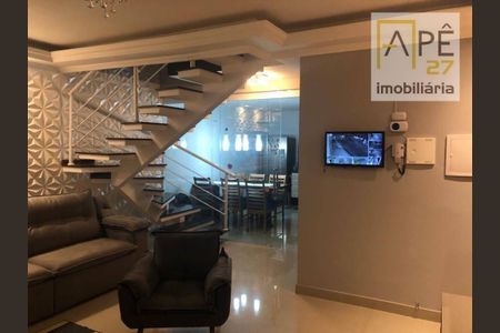 5_photo/94ce6216b9.8ae1cb5ed2a1280b-ATLAS-d92c04a2-2dc8-4c5e-a071-b4e1590dddf8.jpg de casa à venda com 3 quartos, 300m² em Jardim Giovana, Guarulhos