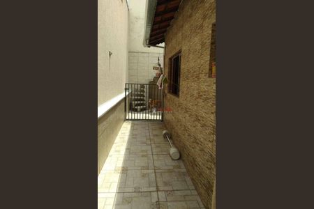 9_photo/94ce621d09.9a21eb20b03aafbe-ATLAS-b2697fd9-b35b-4486-a76d-687a40dd57e0.jpg de casa à venda com 2 quartos, 75m² em Jardim Cumbica, Guarulhos