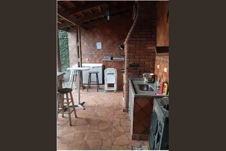 6_photo/94ce621f97.411cece890d32ac7-ATLAS-57d042ef-0043-45a3-a2b6-e23621d20dfc.jpg de casa à venda com 6 quartos, 135m² em Jardim Arapongas, Guarulhos