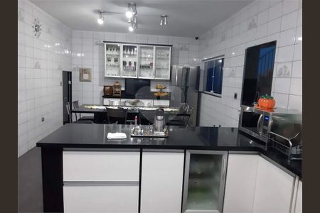 12_photo/94ce621fc3.fcce756495e90a90-ATLAS-67cc7611-e7d5-498b-91aa-cbf49b5e5807.jpg de casa à venda com 6 quartos, 450m² em Jardim Arapongas, Guarulhos