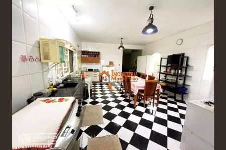 8_photo/94ce6229d1.a824f5d462c04ebd-ATLAS-26468bca-bc72-49e1-9282-7acedda62a7a.jpg de casa à venda com 3 quartos, 388m² em Jardim Santo Afonso, Guarulhos