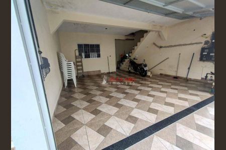 11_photo/94ce6235d1.0dc3729b3c90a81c-ATLAS-80e128f3-e406-4e7b-aba1-62a97ba985bc.jpg de casa à venda com 5 quartos, 149m² em Jardim Aruja, Guarulhos