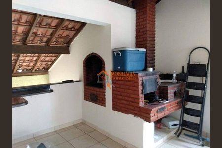 3_photo/94ce62372f.ceff8192393c33de-ATLAS-4dfe95a2-d557-461a-b48b-e9f6e267d3f2.jpg de casa à venda com 3 quartos, 150m² em Jardim Aruja, Guarulhos