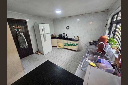 15_photo/94ce623eb5.e7418fcca22f3193-ATLAS-d7a8eb72-5a05-4243-8a36-513f73279d35.jpg de casa à venda com 4 quartos, 177m² em Jardim Bela Vista, Guarulhos