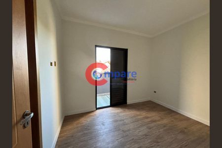 12_photo/94ce6255fb.ae3d86bef28e162d-ATLAS-5d0518b7-d051-4675-aae7-5e63c722183c.jpg de casa à venda com 3 quartos, 140m² em Conjunto Marcos Freire, Guarulhos