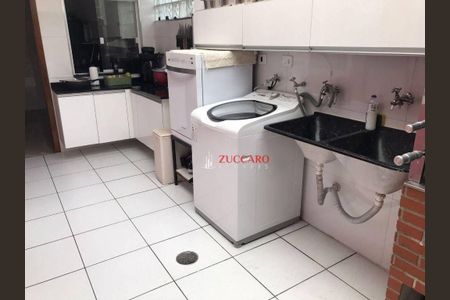 4_photo/94ce625eb3.7c52cb81d1637566-ATLAS-6a5d3d05-1a3a-4b13-a1e1-5c577eafd0b2.jpg de casa à venda com 2 quartos, 114m² em Parque Jandaia, Guarulhos