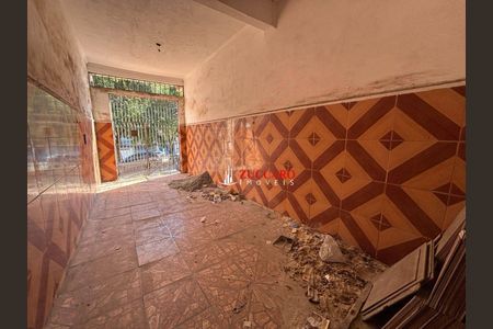 2_photo/94ce62600b.ae0bfc5a843d323b-ATLAS-1d8c0f3a-ec72-459e-a5e2-7f258bed4e2b.jpg de casa à venda com 4 quartos, 323m² em Jardim Normandia, Guarulhos