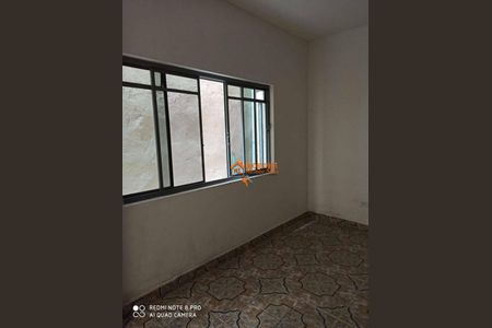 2_photo/94ce6263b9.ceff8192393c33de-ATLAS-dcd30607-84b4-4c2f-9aed-5f40a7b8510b.jpg de casa à venda com 5 quartos, 125m² em Jardim Nova Cidade, Guarulhos