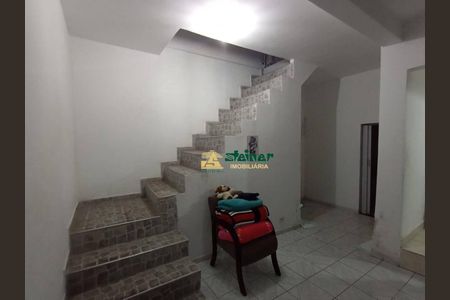 6_photo/94ce62be37.a231a6350cc46f13-ATLAS-fe9e4151-e534-4bfc-b8c1-e7b643b278a6.jpg de casa à venda com 4 quartos, 265m² em Parque Piratininga, Itaquaquecetuba