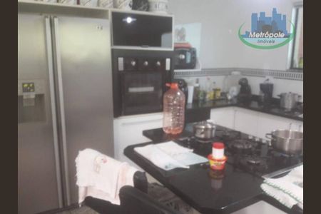 23_photo/94ce62f8d1.1cf36469cc62d903-ATLAS-0576f089-9c14-4d4e-a05c-a2fc42295520.jpg de casa à venda com 3 quartos, 210m² em Pimentas, Guarulhos