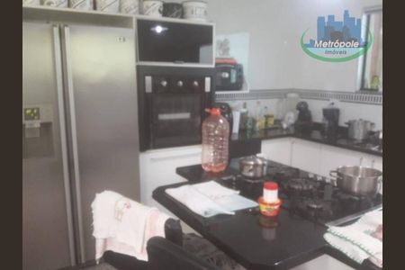 24_photo/94ce62f8d1.1cf36469cc62d903-ATLAS-e9ccf22d-7f3b-4d23-87ca-42ed1c4c63be.jpg de casa à venda com 3 quartos, 210m² em Pimentas, Guarulhos