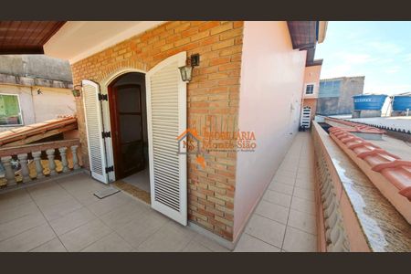 2_photo/94ce630f05.1ec89c7cbdfc8b9a-ATLAS-0d5ba603-23c0-49c0-bf4e-6182aaba39c3.jpg de casa à venda com 4 quartos, 240m² em Itaím, Guarulhos