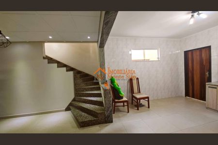 7_photo/94ce630f05.1ec89c7cbdfc8b9a-ATLAS-bc13c6f8-c52d-4244-8403-afb0dcd34c07.jpg de casa à venda com 4 quartos, 240m² em Itaím, Guarulhos