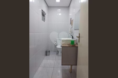 11_photo/94ce634307.df2406aa61ba3211-ATLAS-7d28aaac-7deb-4821-938c-2e9af2f6a5fc.jpg de casa à venda com 2 quartos, 200m² em Jardim das Oliveiras, São Paulo