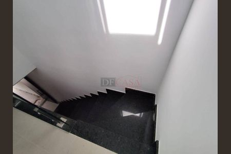 6_photo/94ce63cc17.8ca146e4695ff152-ATLAS-8853c83f-9bb6-4ca7-94d3-b815b7e6c10d.jpg de casa à venda com 2 quartos, 69m² em Jardim Helena, São Paulo