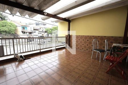 11_photo/94ce6824fb.235b0d64cbaeeb21-ATLAS-3da60062-864f-4390-9b18-38c51f81448e.jpg de casa à venda com 4 quartos, 197m² em Parque João Ramalho, Santo André