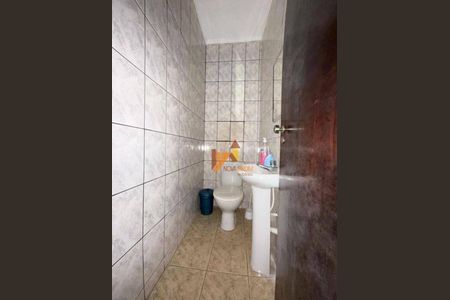 7_photo/94ce6839bb.0c6161ab2d998439-ATLAS-c2b9601d-5c63-4743-8ab0-4e1df2717c21.jpg de casa para alugar com 1 quarto, 217m² em Parque Erasmo Assunção, Santo André