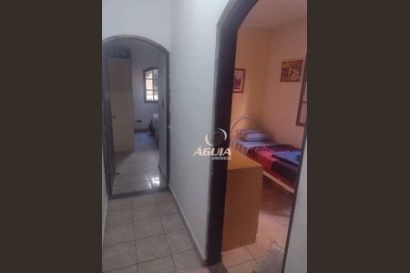 8_photo/94ce684a01.5cacb5cd1a05b02e-ATLAS-92ff28ac-1d9f-4fd8-8d32-9880df2d06e1.jpg de casa à venda com 3 quartos, 200m² em Jardim Rina, Santo André