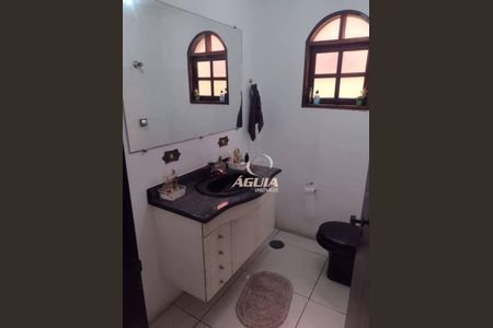 7_photo/94ce684a01.5cacb5cd1a05b02e-ATLAS-db902bad-e9b8-4d03-af4a-7fb75f7fdef4.jpg de casa à venda com 3 quartos, 200m² em Jardim Rina, Santo André