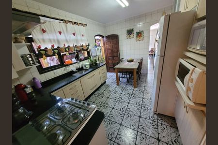 13_photo/94ce684f55.0f81dd1a9a4f6ffb-ATLAS-97c41b5c-57d0-4925-b883-d3a36e9ee135.jpg de casa à venda com 4 quartos, 271m² em Parque Capuava, Santo André