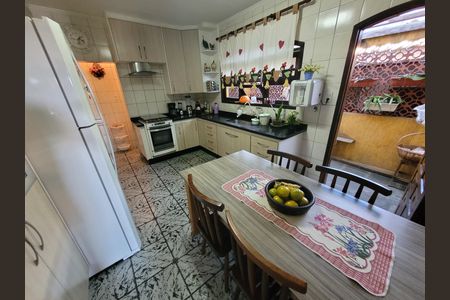 9_photo/94ce684f55.0f81dd1a9a4f6ffb-ATLAS-cbb02457-75fa-487b-aafb-dd1e59aec116.jpg de casa à venda com 4 quartos, 271m² em Parque Capuava, Santo André