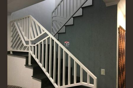 4_photo/94ce68603b.71d57c28792d37c8-ATLAS-4eadd9d2-0ac7-41f0-8a89-6c1fb18d8f53.jpg de casa à venda com 3 quartos, 204m² em Jardim da Laranjeira (Zona Leste), Mauá