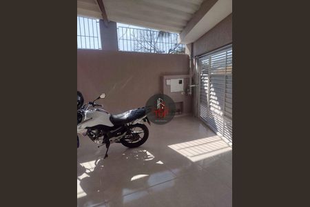 10_photo/94ce69c0f1.fe96b63aec789ef1-ATLAS-10133bd2-7f93-4e23-a785-02d404cb63d1.jpg de casa à venda com 3 quartos, 100m² em Jardim Stetel, Santo André
