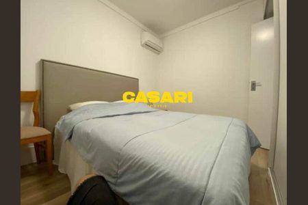 4_photo/94ce69c3d1.0b3f06512c12ca49-ATLAS-4e8907fb-a3ab-405f-8747-9d105af46f12.jpg de apartamento à venda com 2 quartos, 50m² em Vila Humaita, Santo André