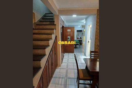 2_photo/94ce69c4c7.7954feb32d1ae247-ATLAS-76aa0e5a-0597-4b87-8047-a59400fe7d20.jpg de casa à venda com 4 quartos, 166m² em Parque Industriario, Santo André