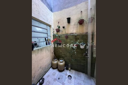 6_photo/94ce69c4db.93b8fa184532727f-ATLAS-0feaf035-682e-4c27-8ffd-e5929384ed15.jpg de casa à venda com 4 quartos, 166m² em Parque Industriario, Santo André