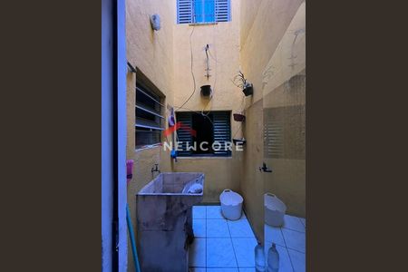 9_photo/94ce69c4db.93b8fa184532727f-ATLAS-db49096f-95ed-4cf8-b625-b394a1f43ee7.jpg de casa à venda com 4 quartos, 166m² em Parque Industriario, Santo André