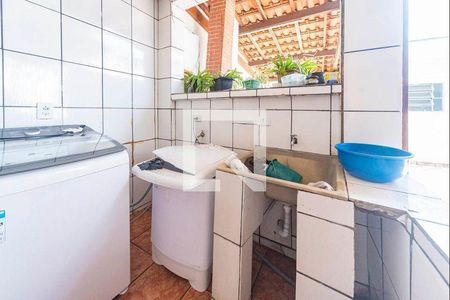 11_photo/94ce69f21b.8d9d2e8c4e07ca84-ATLAS-3772fb82-55b4-4200-8ae1-39fdec550cd3.jpg de casa à venda com 3 quartos, 220m² em Jardim Ipanema, Santo André