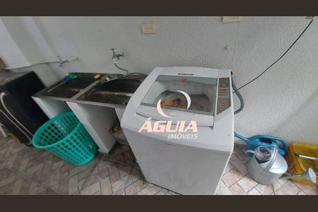 8_photo/94ce69f68b.4f48e483d4bcdc3b-ATLAS-3efbacd5-c16d-496f-b29f-3ea589e7edfb.jpg de casa à venda com 3 quartos, 263m² em Vila Tibiriçá, Santo André