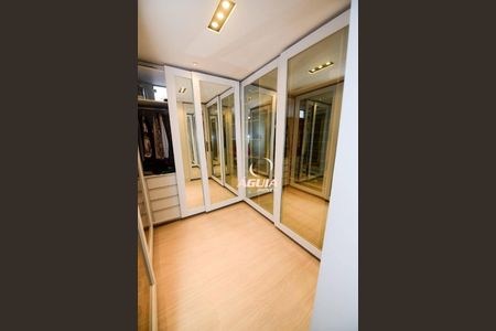 8_photo/94ce69f999.7aeb7bc2eb1ec1ba-ATLAS-35bd0be6-e793-49a2-9977-f812ad4e80ff.jpg de casa à venda com 4 quartos, 357m² em Vila Vitória, Santo André