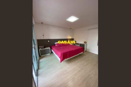 22_photo/94ce69f9a5.db01357aa49deb94-ATLAS-bff11bbd-63cd-4845-b68b-f95051d0dd19.jpg de casa para alugar com 4 quartos, 357m² em Vila Vitória, Santo André