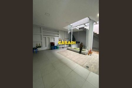 50_photo/94ce69f9a5.db01357aa49deb94-ATLAS-c76255b4-b071-4cd9-9acc-3f75f426b7d7.jpg de casa para alugar com 4 quartos, 357m² em Vila Vitória, Santo André