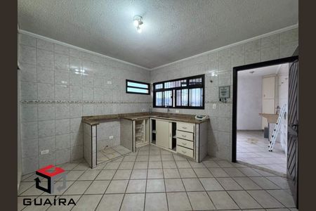 10_photo/94ce6a024b.42fc04046762a4be-ATLAS-633064a0-708f-4d47-86d0-3e4dde04b8fb.jpg de casa à venda com 4 quartos, 236m² em Vila Luzita, Santo André