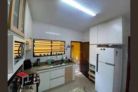 6_photo/94ce6a11df.f7e81ba1849dc159-ATLAS-552312d3-caa4-4747-9ca9-46fead57ac99.jpg de casa à venda com 3 quartos, 200m² em Jardim Irene, Santo André