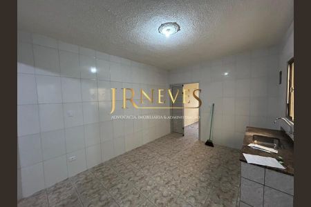 5_photo/94ce6a152d.6ba4ef9df26df2e3-ATLAS-80691e0f-0f4d-4791-9369-329846b24581.jpg de casa à venda com 5 quartos, 125m² em Jardim Santo André, Santo André