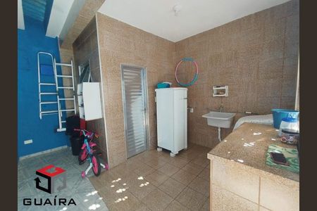36_photo/94ce6a1bd7.5b63f18bcccc212e-ATLAS-7e2baa79-b37c-4289-91c3-429eb3ec8ddb.jpg de casa à venda com 3 quartos, 290m² em Jardim Santo André, Santo André