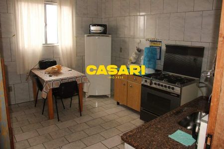 4_photo/94ce6a1db3.3ddf5e48fefe922b-ATLAS-3dfc9337-5e5a-4b84-8da2-374977de23a2.jpg de casa à venda com 5 quartos, 300m² em Vila Guarará, Santo André