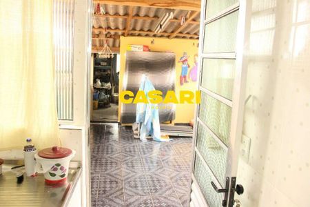 20_photo/94ce6a1db3.3ddf5e48fefe922b-ATLAS-49f12fff-8f16-4a77-9aad-e1924b18348c.jpg de casa à venda com 5 quartos, 300m² em Vila Guarará, Santo André