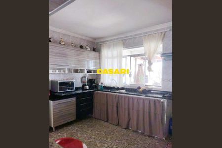 7_photo/94ce6a6d9f.974d063b20acfe41-ATLAS-d88dc28d-4fe2-45cd-abff-35174549b6e4.jpg de casa à venda com 3 quartos, 222m² em Jardim Vila Rica, Santo André