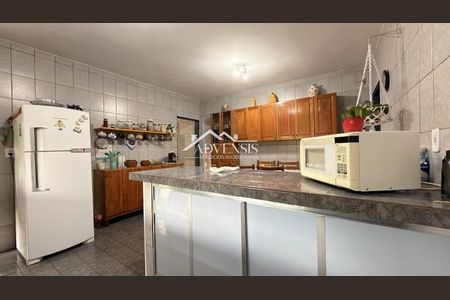 5_photo/94ce6b1f03.b4a8daab62a24c4e-ATLAS-4c22beb2-5116-482f-b64c-d6912f31745e.jpg de casa à venda com 3 quartos, 200m² em Recreio da Borda do Campo, Santo André