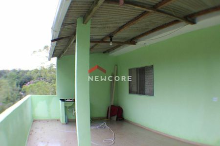 3_photo/94ce6b2149.6e9143fe3d472e43-ATLAS-25180096-a82a-4bcb-aa8c-5ace6d51176b.jpg de casa à venda com 5 quartos, 220m² em Recreio da Borda do Campo, Santo André