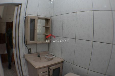 43_photo/94ce6b2149.6e9143fe3d472e43-ATLAS-eefdc571-a6b6-4a30-b84b-984968280603.jpg de casa à venda com 5 quartos, 220m² em Recreio da Borda do Campo, Santo André